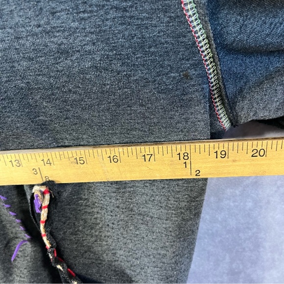 🔺SOLD🔺 Two Face Women’s Hooded Jacket M Gray Faux Fur Lined Stitch & Embroidered - Picture 14 of 14